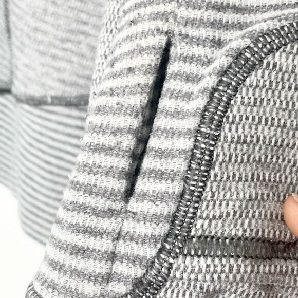 Lululemon Think Fast Pullover - size 8 - Picture 7 of 11